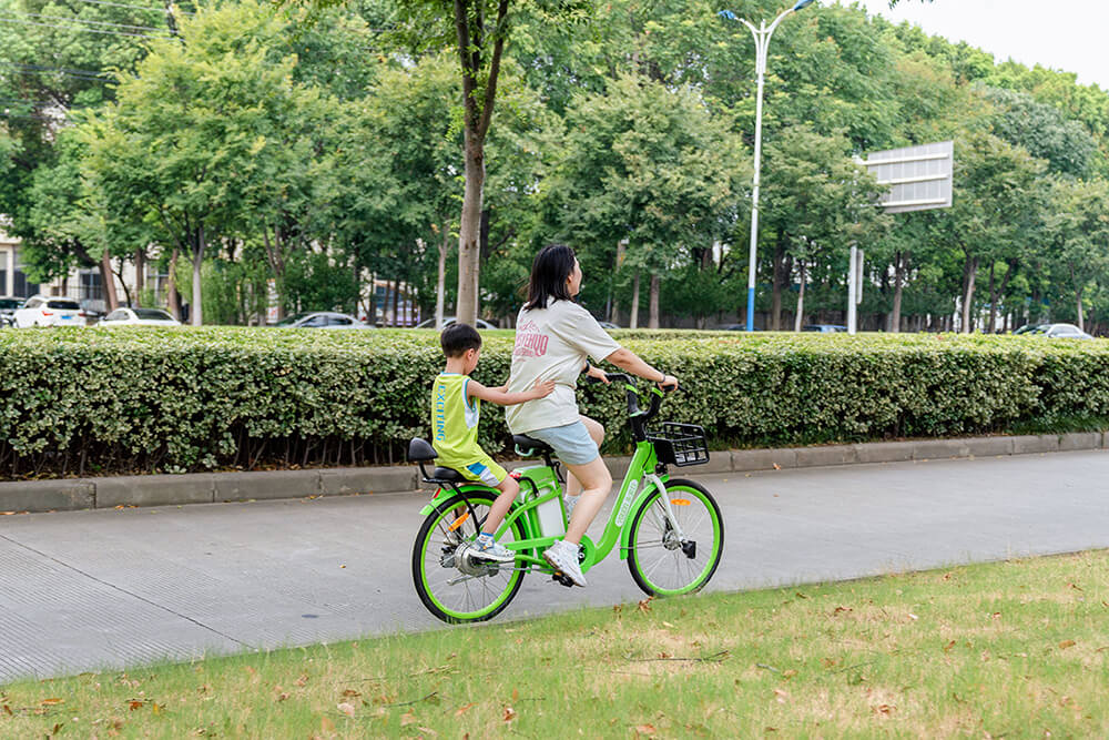 永安行亲子共享助力车亮相街头