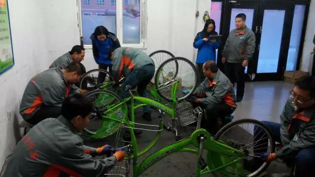 伊春开展冬日维保工作  保障市民骑行安全