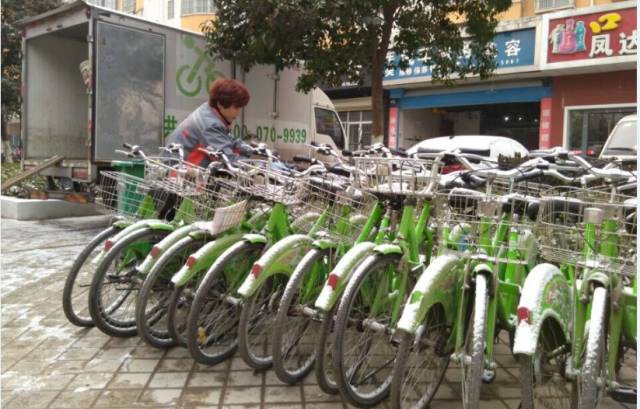 寒冬中的坚守---走进淮北公共自行车工作人员的日常生活