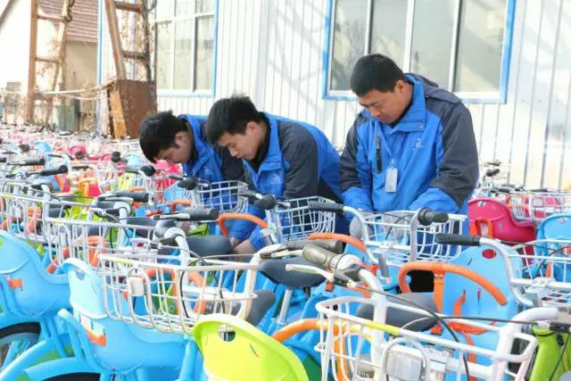 亲子公共自行车亮相安丘街头